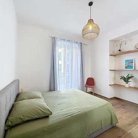 Le Francis - Riquier Port De *