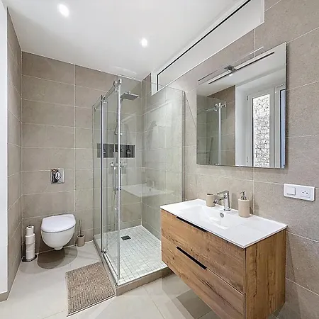 Le Francis - Riquier Port De * Nice